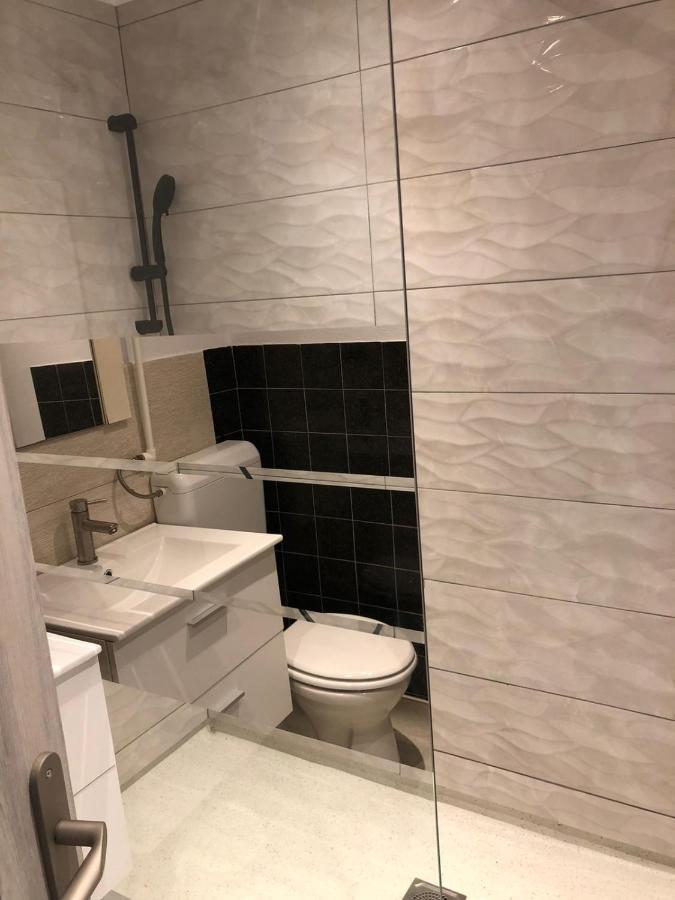 Garsoniera Centru Brasov Apartment Bagian luar foto